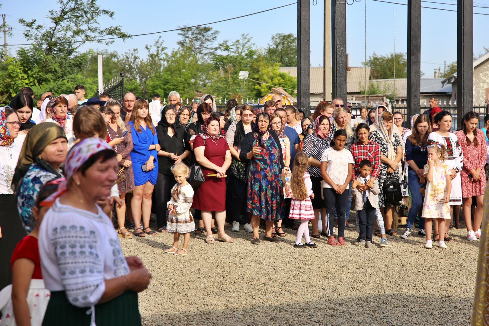 Biserica filiei Broșteni – Băbiceni a primit veșmântul cel nou al sfințirii