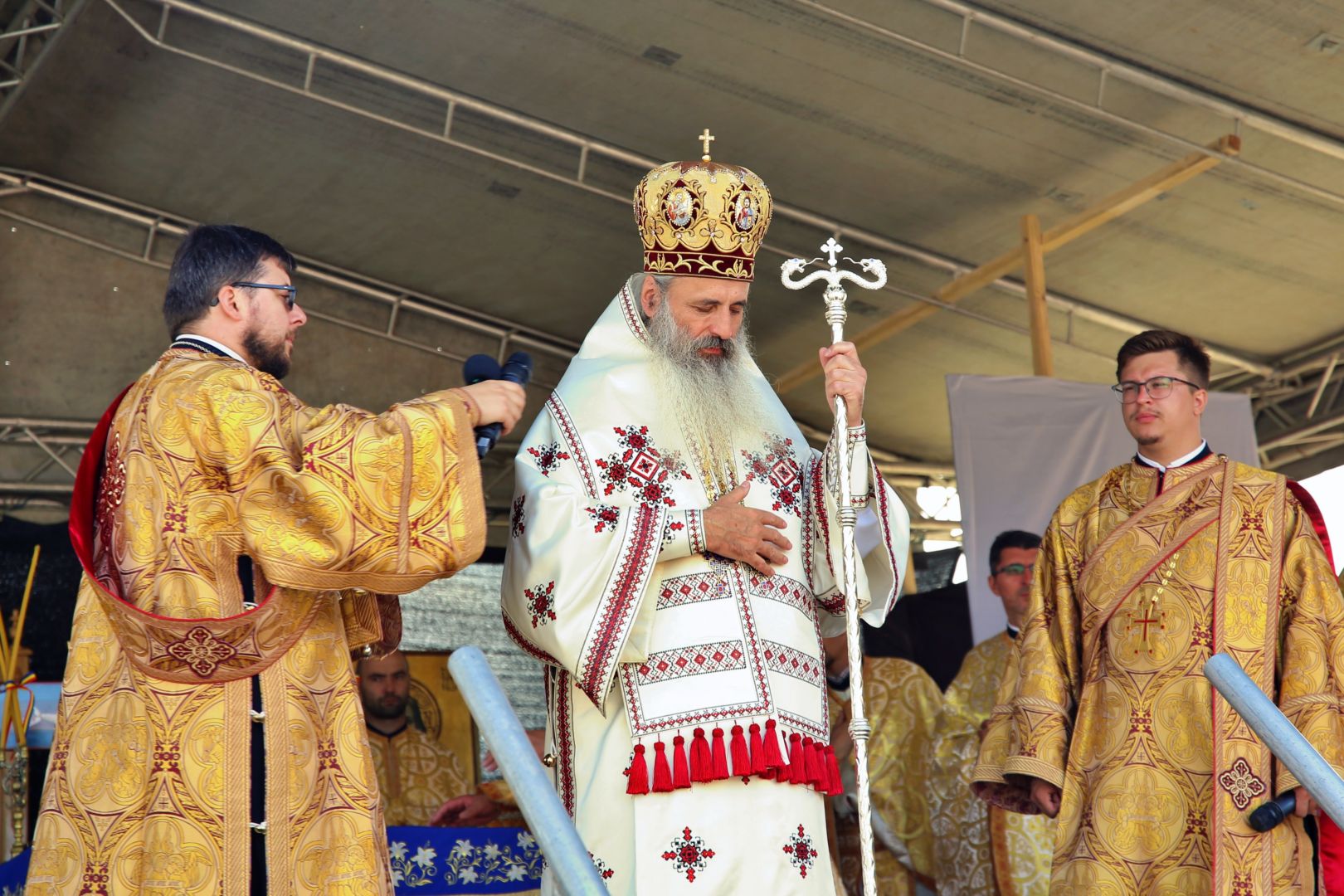 Biserica filiei Broșteni – Băbiceni a primit veșmântul cel nou al sfințirii