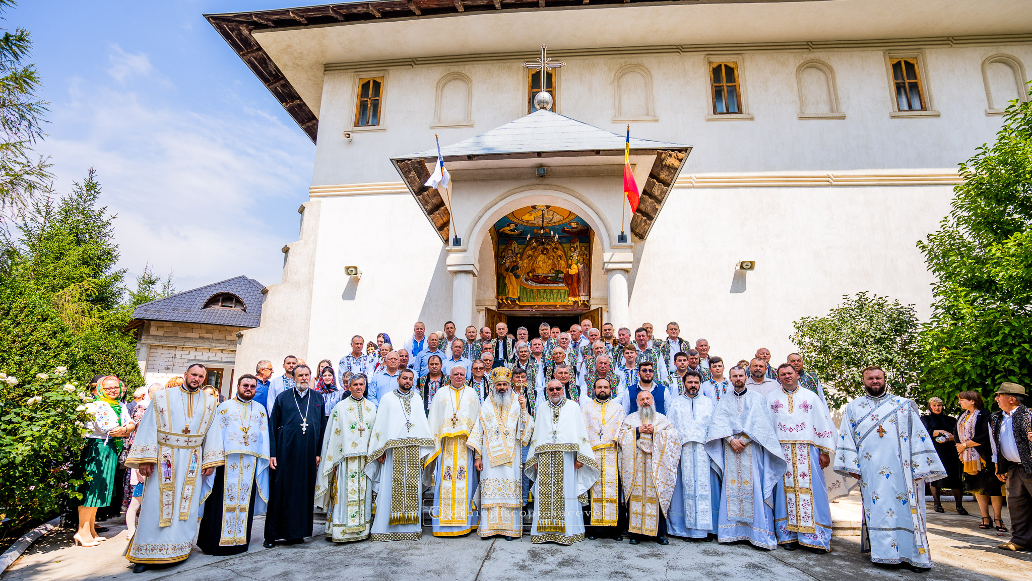 Binecuvântare arhierească în Parohia „Adormirea Maicii Domnului” Bosanci, la ceas aniversar