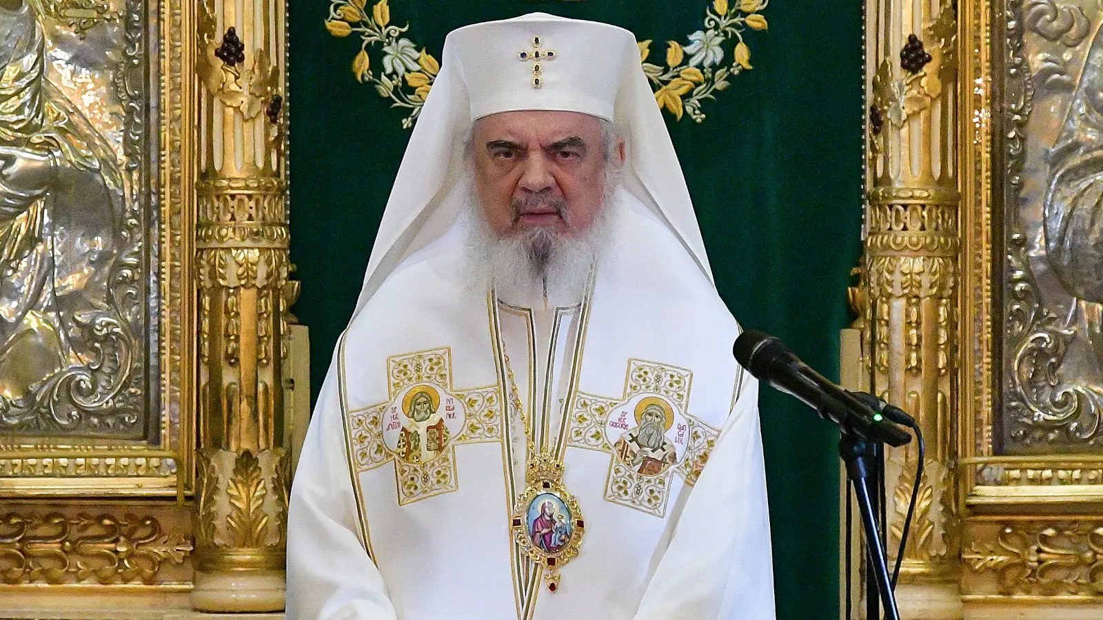 Foto: Ziarul Lumina / Luigi Ivanciu Părintele Patriarh Daniel: „Hristos ne învață să-L căutăm întâi pe El și apoi darurile Sale, care se înmulțesc prin binecuvântare”