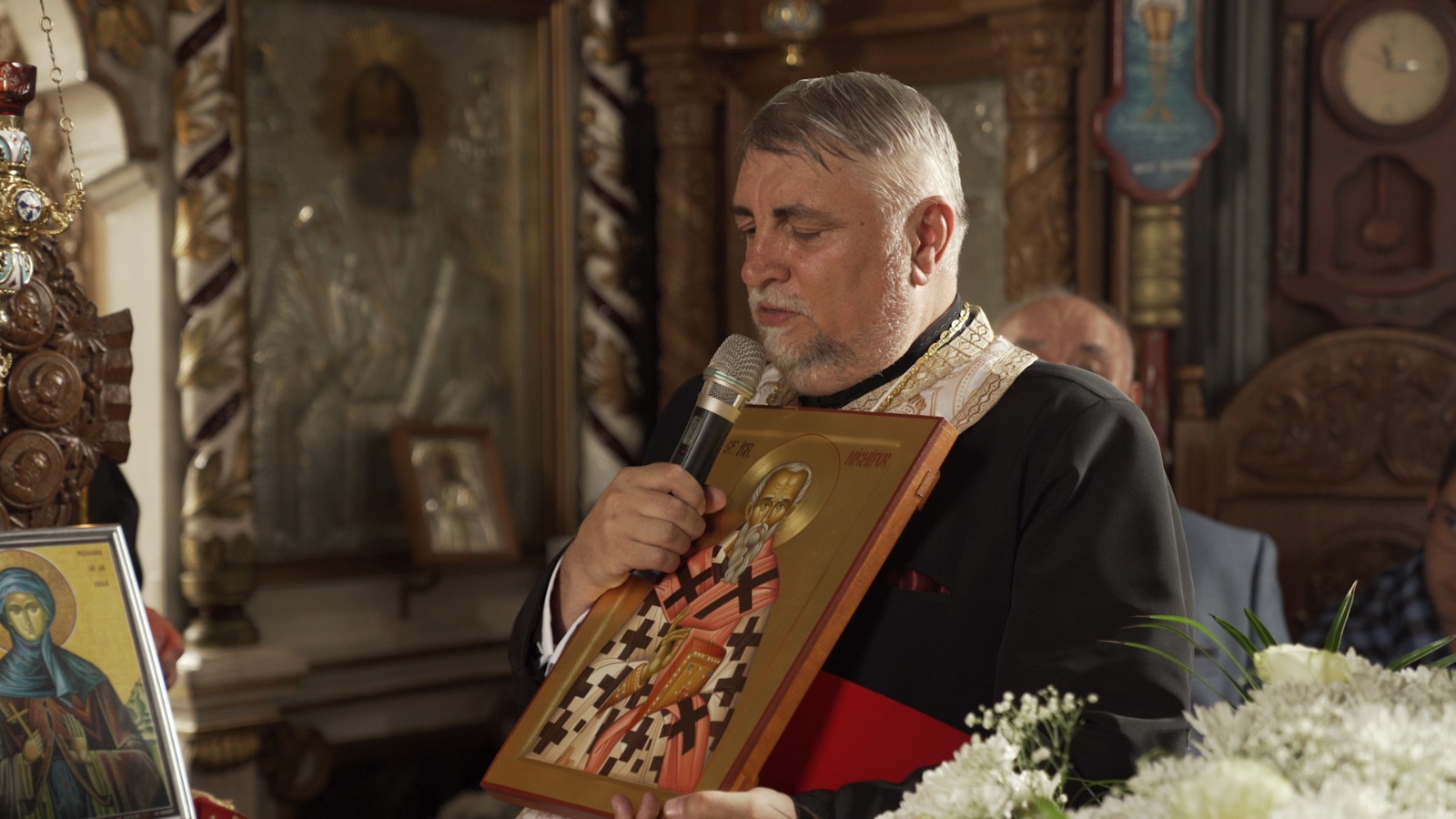 Peste 200 km la pas, „pe urmele sfinților nemțeni”: tinerii pelerini au participat la Sfânta Liturghie săvârșită de PS Părinte Nichifor Botoșăneanul