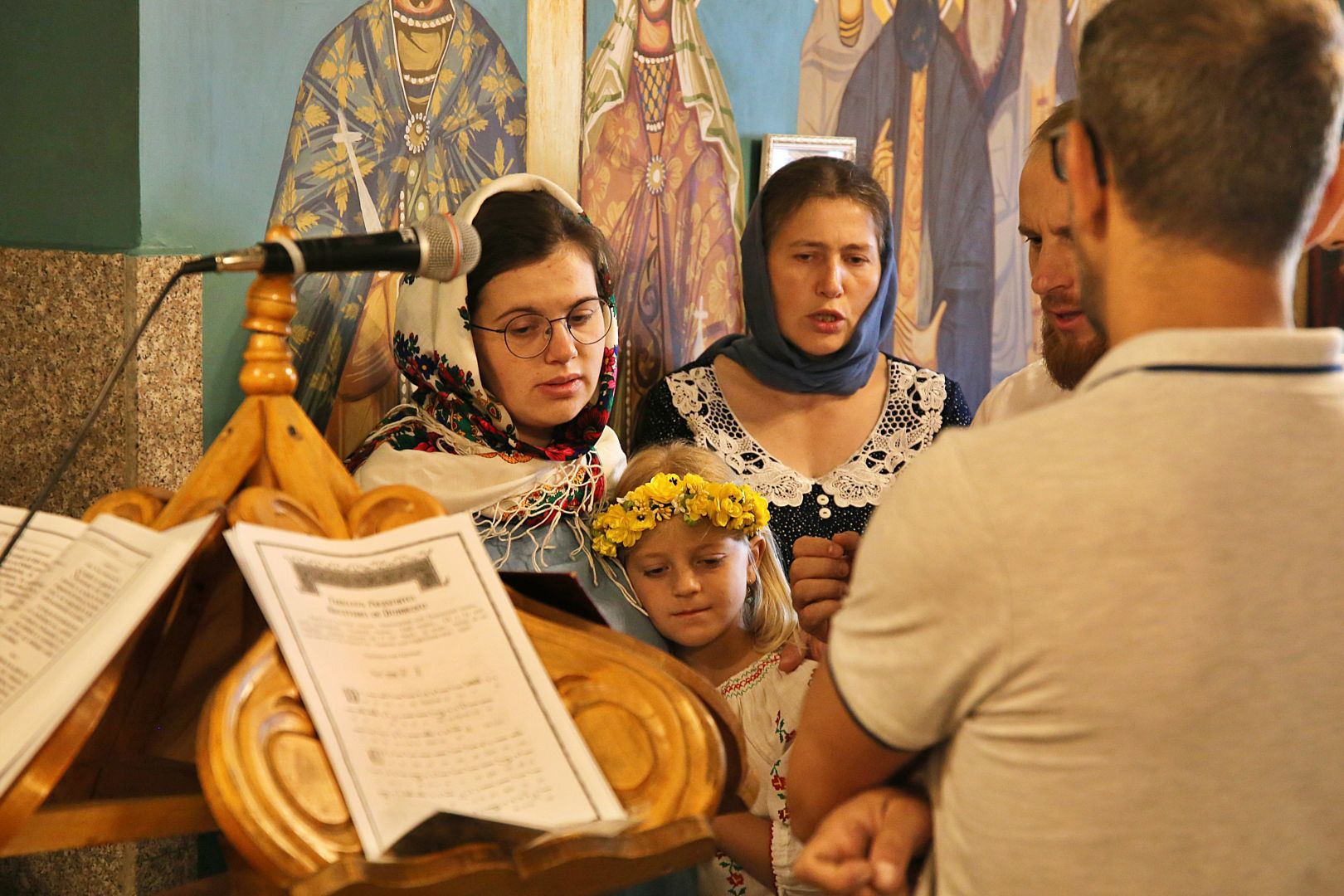 Mamele de la Maternitatea „Elena Doamna” din Iași au fost vizitate de PS Nichifor Botoșăneanul