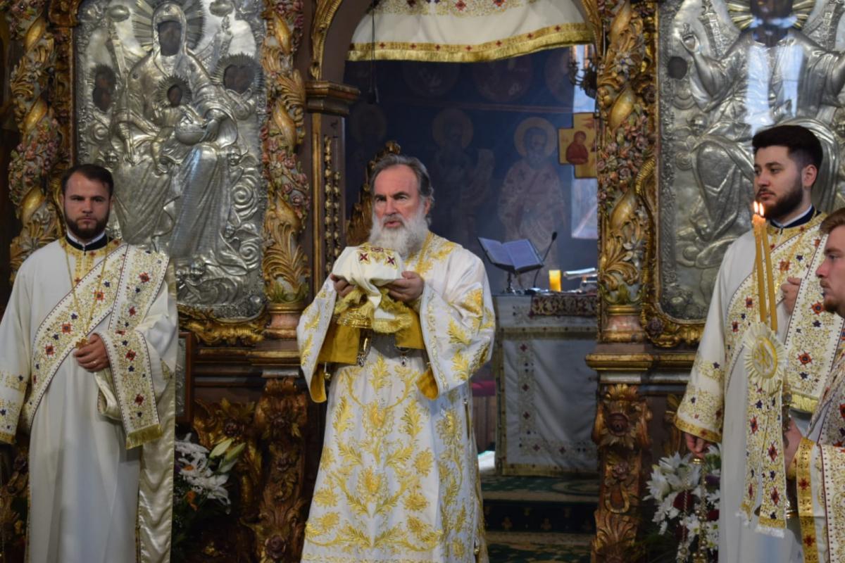 Liturghie arhierească de praznicul Schimbării la Față a Domnului la Catedrala Arhiepiscopală din Roman