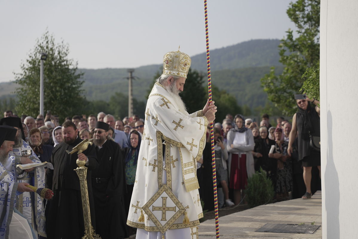 Biserica Schitului Braniște a fost sfințită: „Da, noi suntem zidirea lui Dumnezeu”