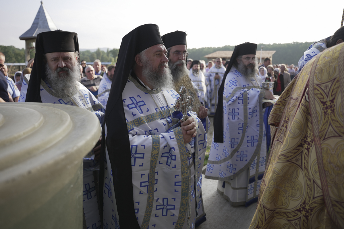 Biserica Schitului Braniște a fost sfințită: „Da, noi suntem zidirea lui Dumnezeu”