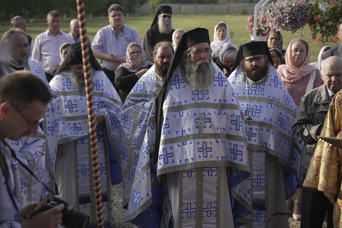 Biserica Schitului Braniște a fost sfințită: „Da, noi suntem zidirea lui Dumnezeu”