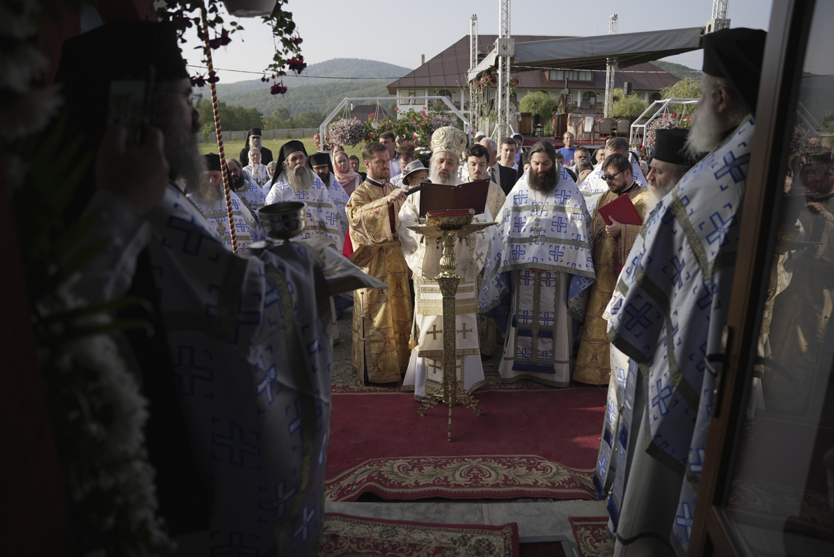 Biserica Schitului Braniște a fost sfințită: „Da, noi suntem zidirea lui Dumnezeu”