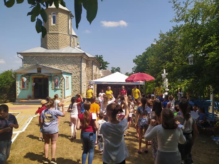 „Tabăra din pridvorul satului” în Episcopia de Bălţi