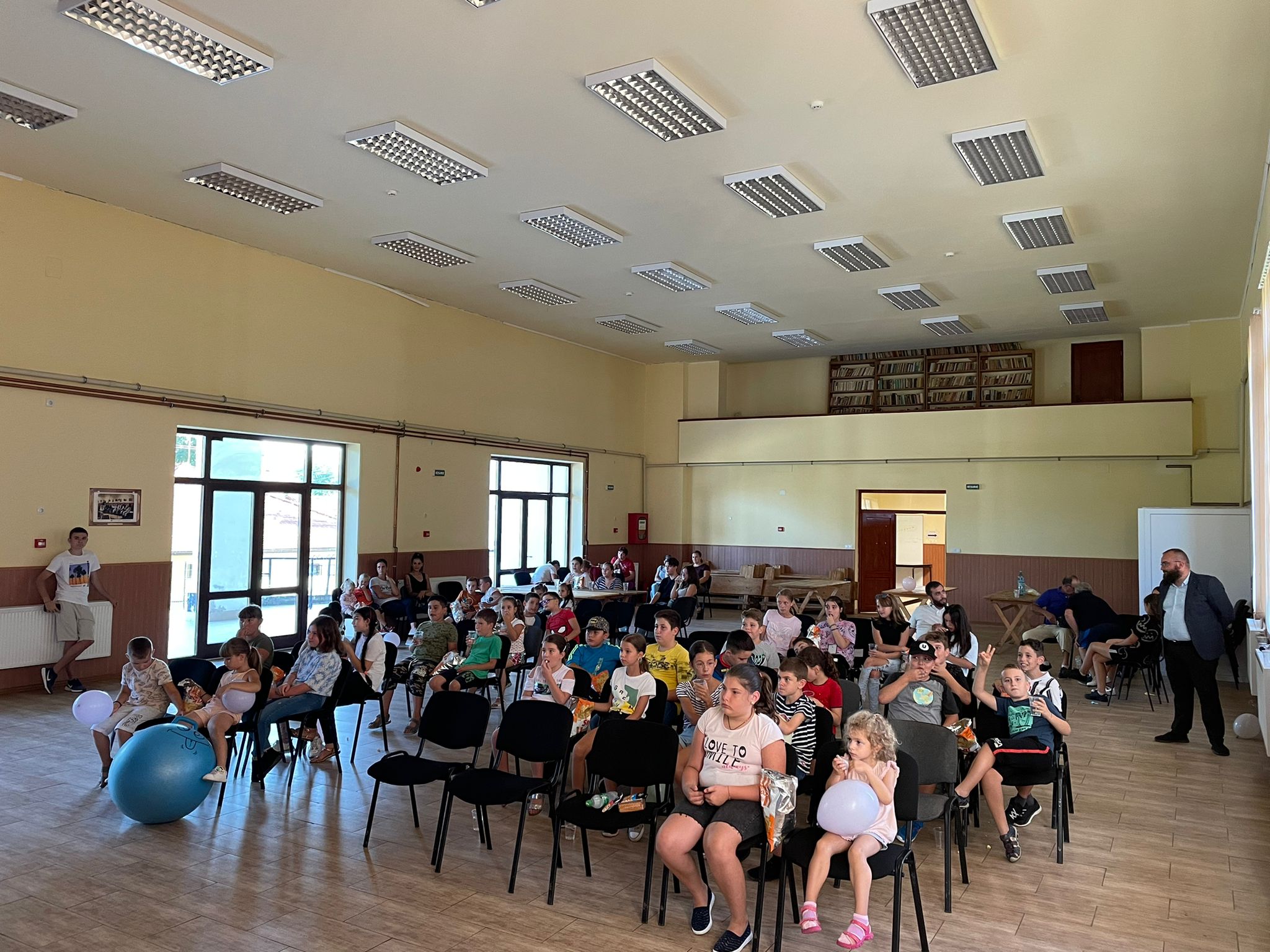 „Universul înțelepciunii”: Relaxare, joacă și învățare interactivă pentru copiii din Mociu