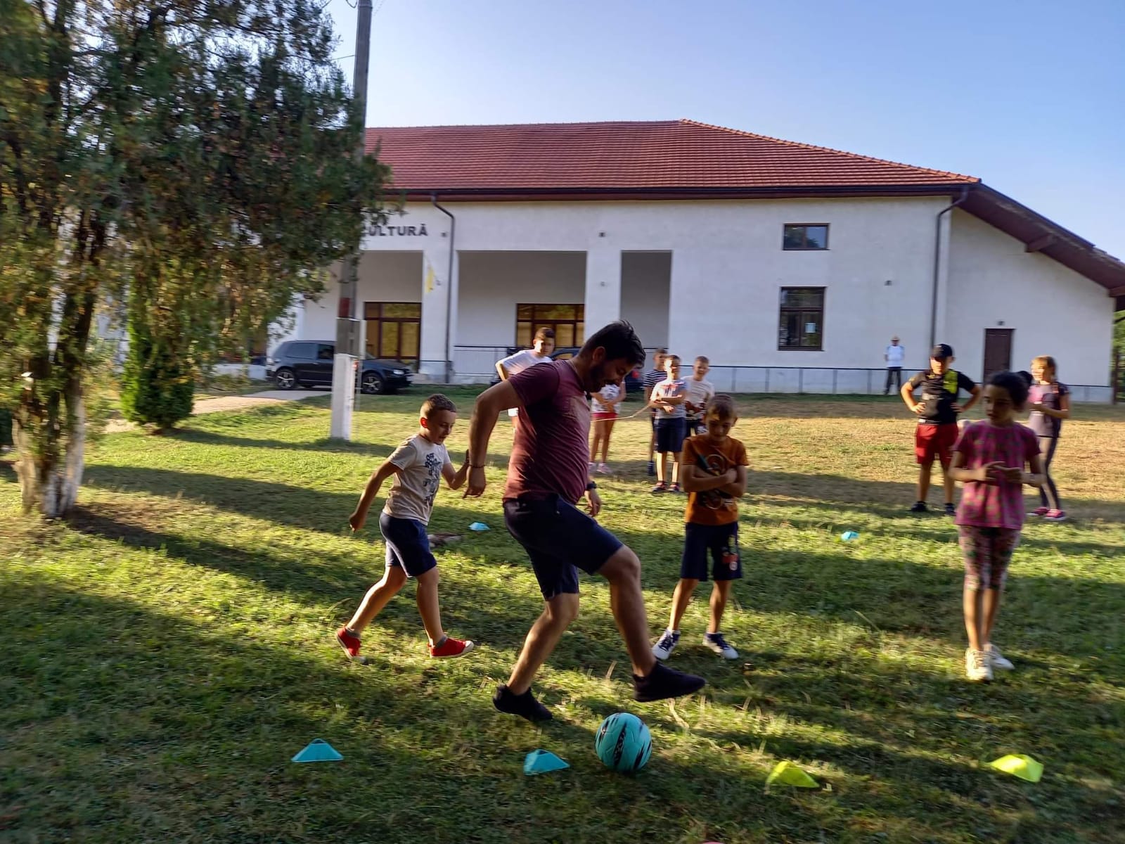 „Universul înțelepciunii”: Relaxare, joacă și învățare interactivă pentru copiii din Mociu