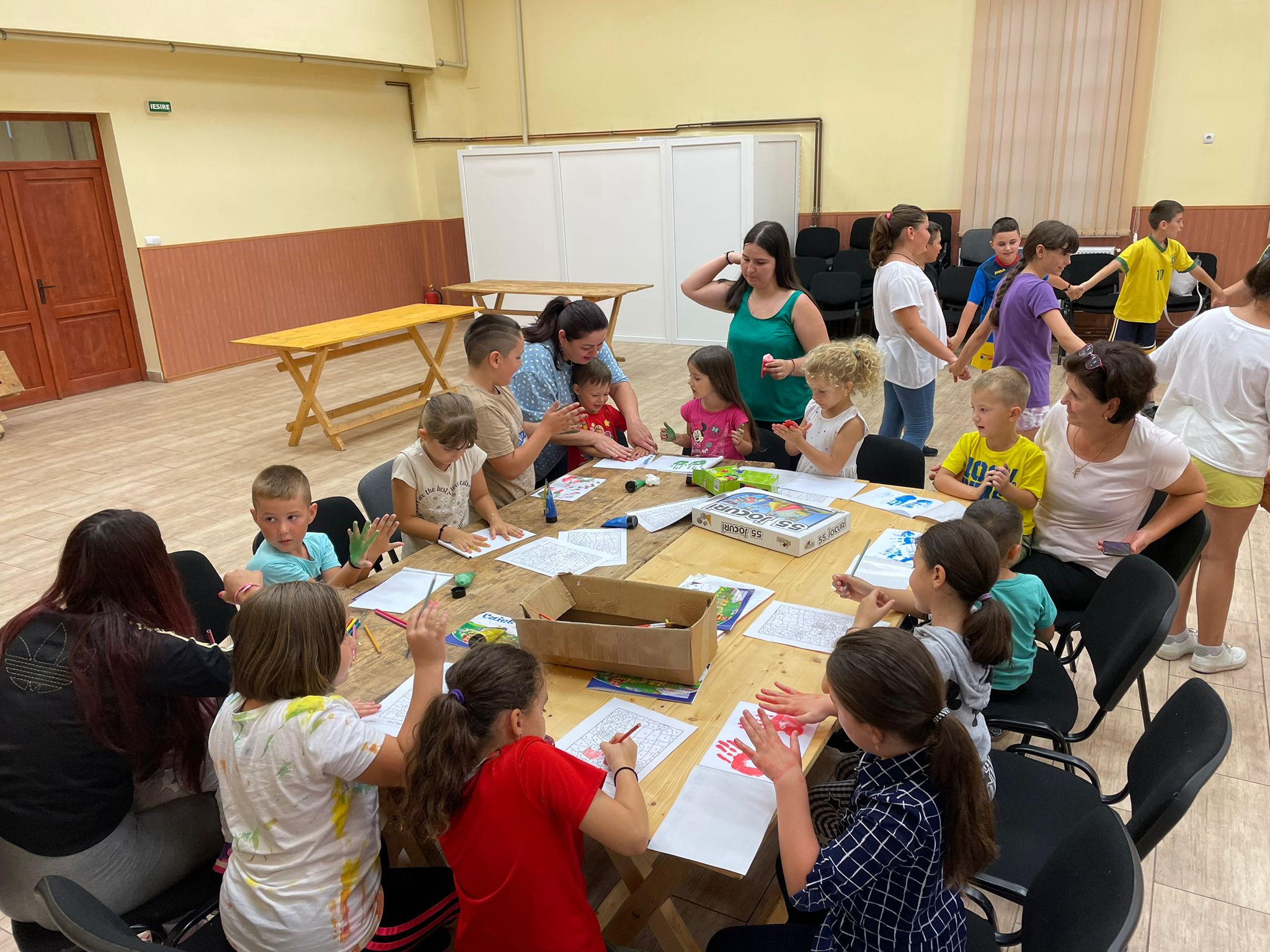 „Universul înțelepciunii”: Relaxare, joacă și învățare interactivă pentru copiii din Mociu