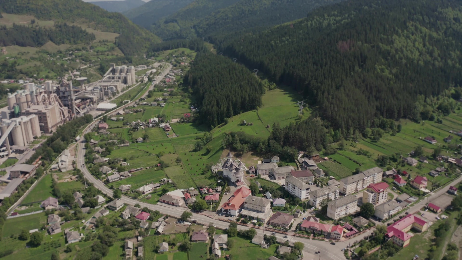 IPS Părinte Teofan va sfinți biserica ocrotită de Sfântul Ierarh Nectarie din comuna nemțeană Tașca