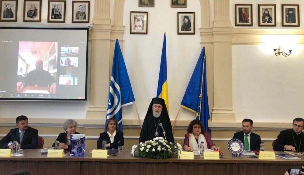 Foto: arhiepiscopiaaradului.ro Simpozion internațional la Facultatea de Teologie din Arad în parteneriat cu UNESCO și Federația Europeană a Asociațiilor și Cluburilor pentru UNESCO (FEACU)