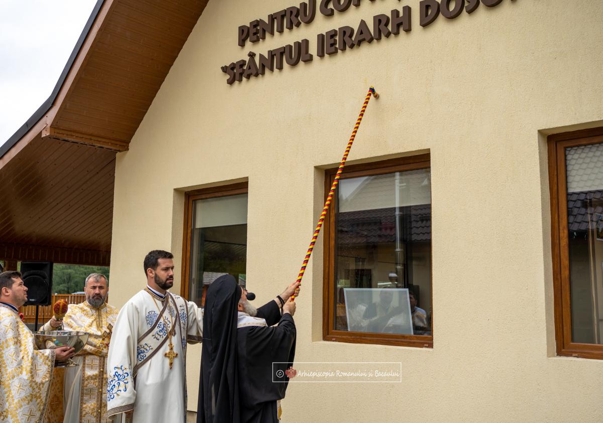 Sfințire de paraclis la Asociația „Sfântul Voievod Ștefan cel Mare” – Hârja, judeţul Bacău