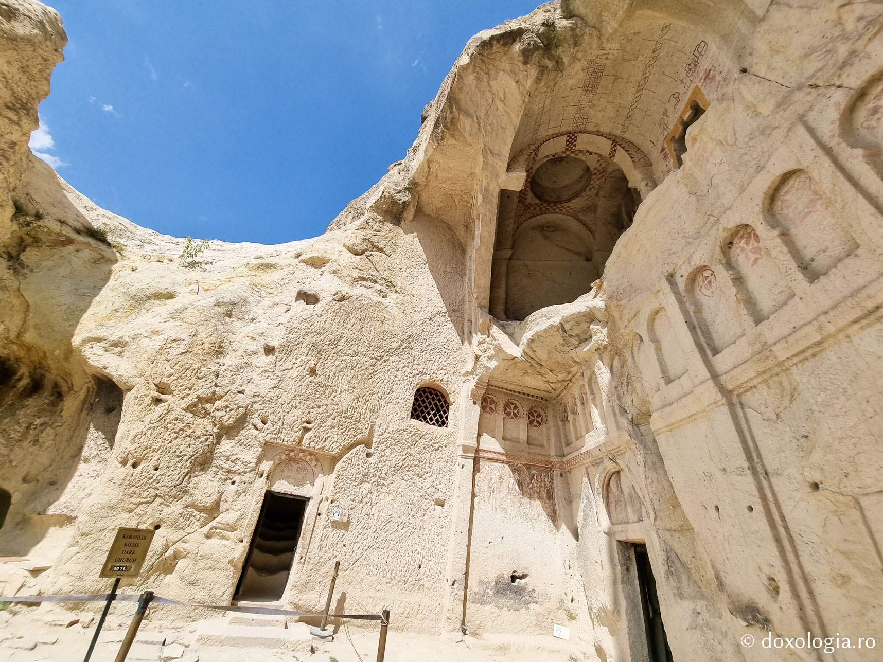 (Foto) Biserica Întunecată (Karanlık Kilise) din Muzeul în aer liber Goreme – Turcia