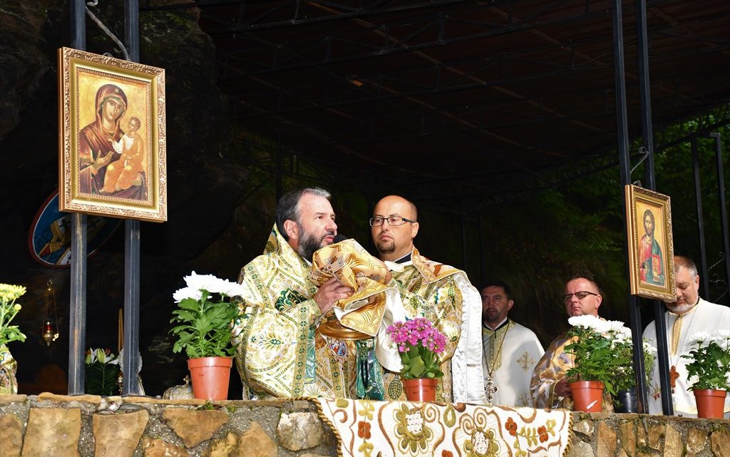 Foto: episcopiacaransebesului.ro Început de An nou bisericesc la Bucova, Episcopia Caransebeșului