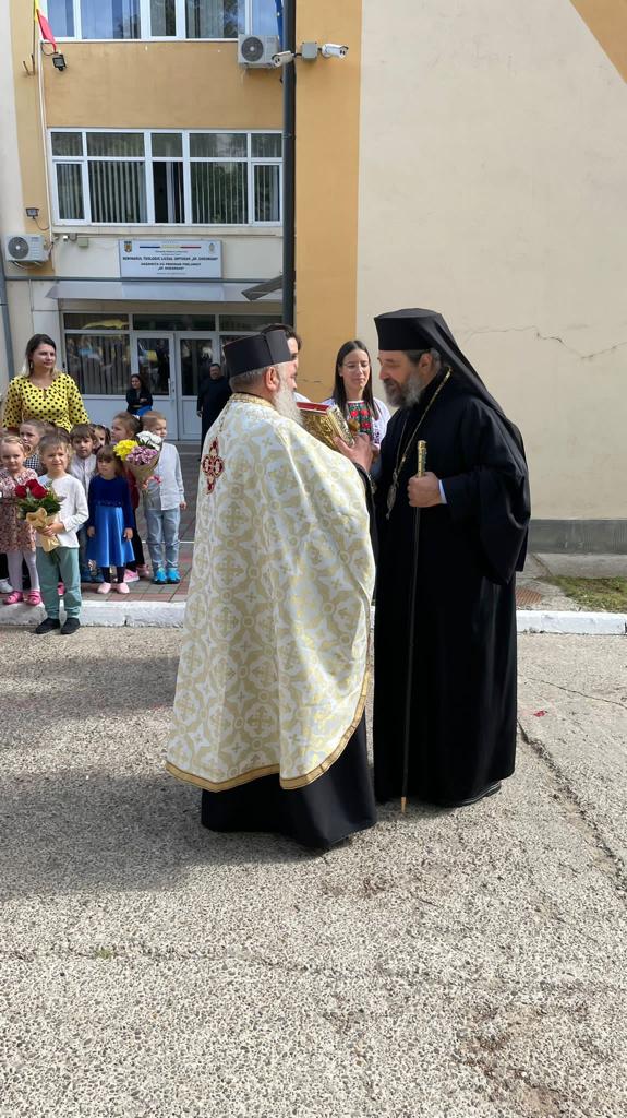 Debut de an școlar sub semnul binecuvântării arhierești la Seminarul Teologic Liceal Ortodox „Sfântul Gheorghe” din Botoșani