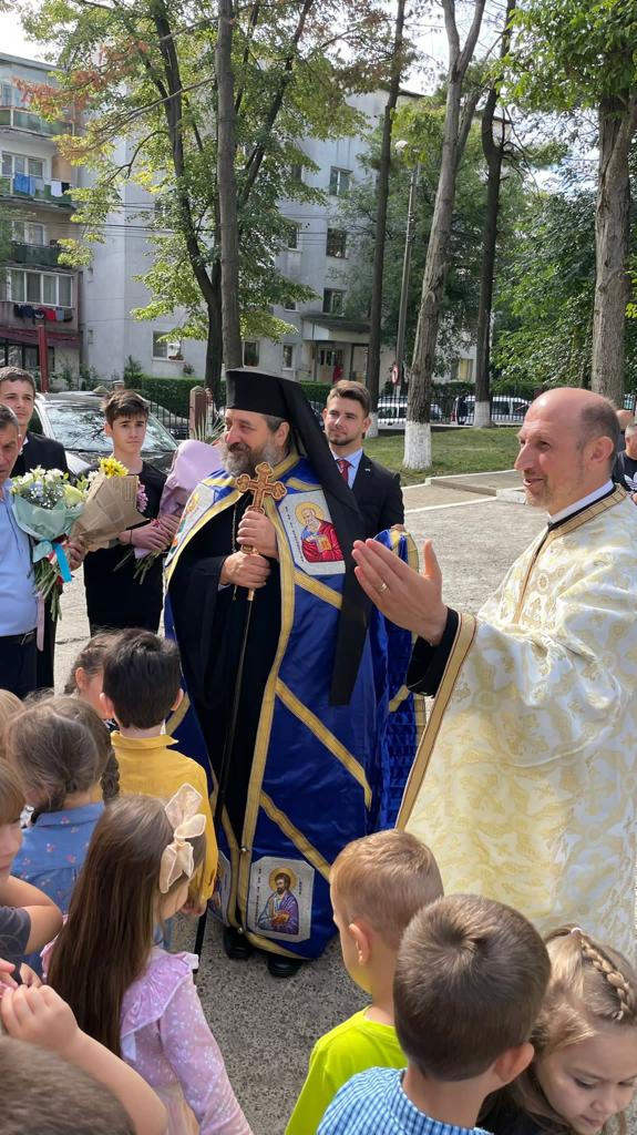 Debut de an școlar sub semnul binecuvântării arhierești la Seminarul Teologic Liceal Ortodox „Sfântul Gheorghe” din Botoșani