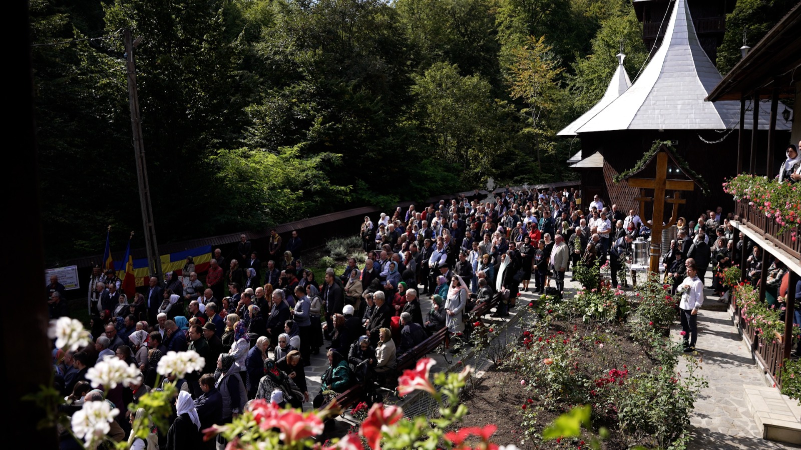 Slujbă arhierească la Mănăstirea „Înălțarea Sfintei Cruci” din Brusturi, Neamț