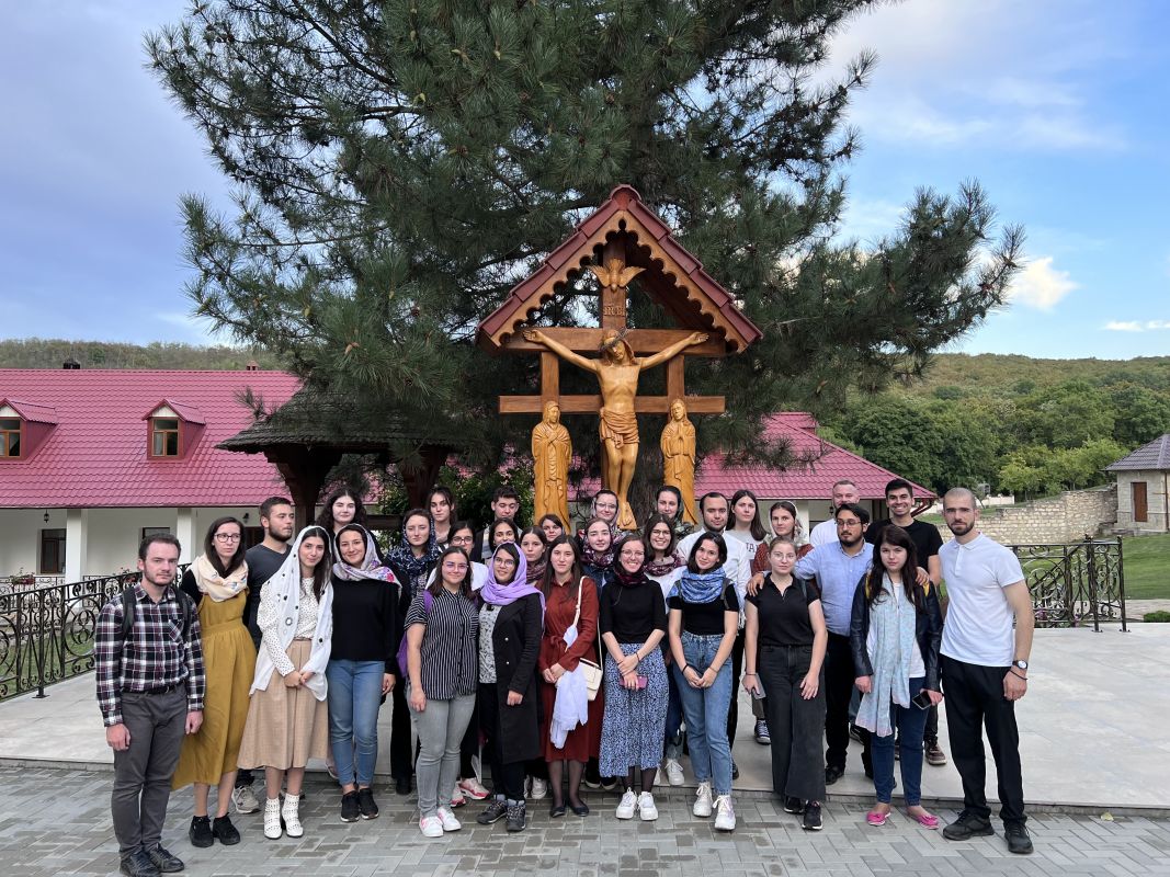 „Noi cu voi sau voi cu noi”: Pe urmele ortodoxiei, în Basarabia