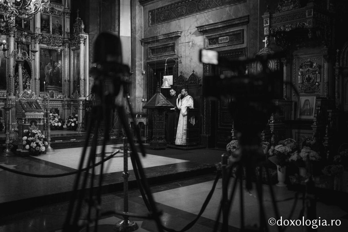 Este Dumnezeu omniprezent în social media?