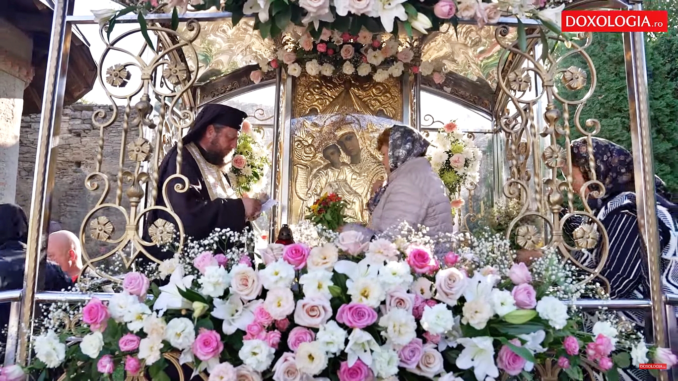 Mănăstirea Hadâmbu și-a cinstit hramul: Nașterea Maicii Domnului