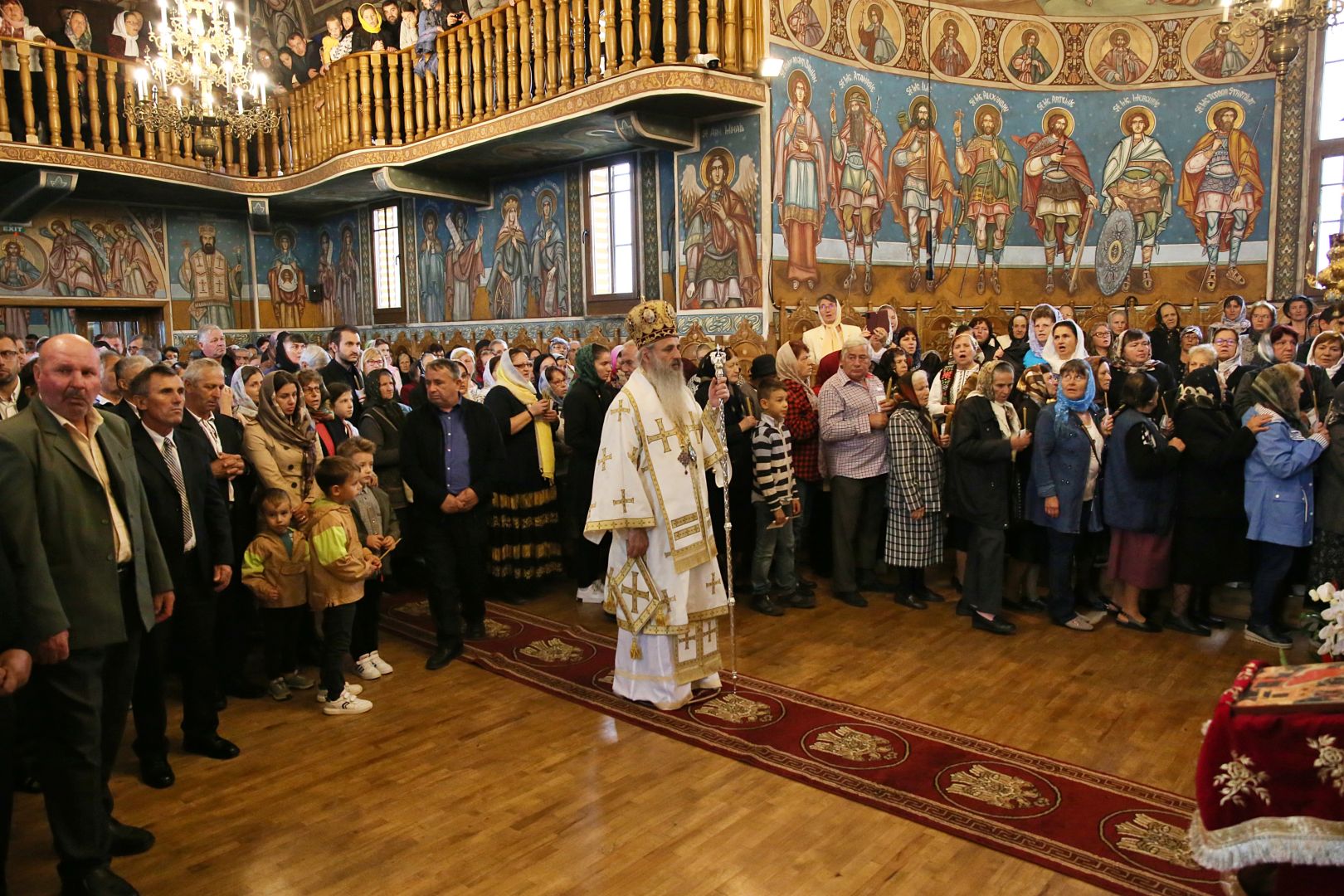 Slujbă de binecuvântare la Parohia Podoleni din județul Neamț