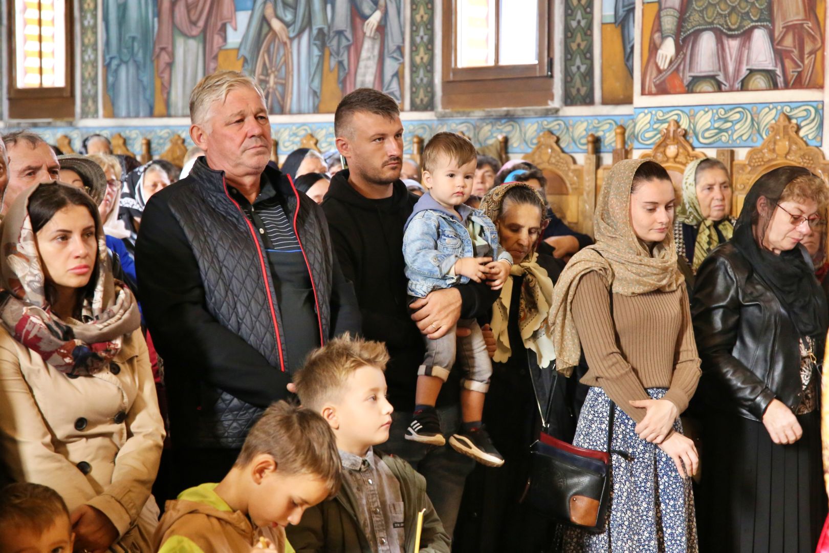 Slujbă de binecuvântare la Parohia Podoleni din județul Neamț