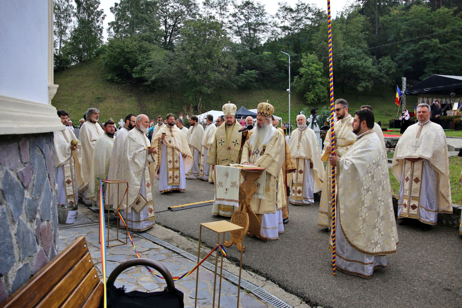 O biserică închinată Sfântului Nectarie Taumaturgul, sfințită de doi ierarhi la Tașca