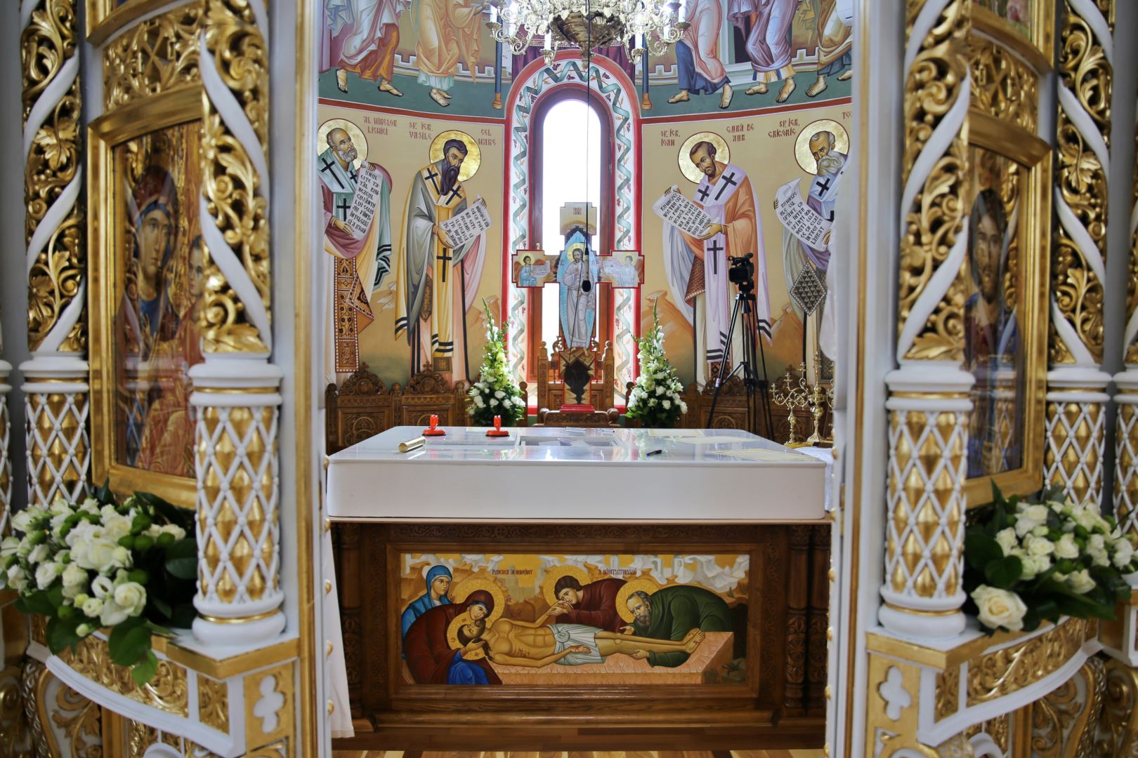 O biserică închinată Sfântului Nectarie Taumaturgul, sfințită de doi ierarhi la Tașca