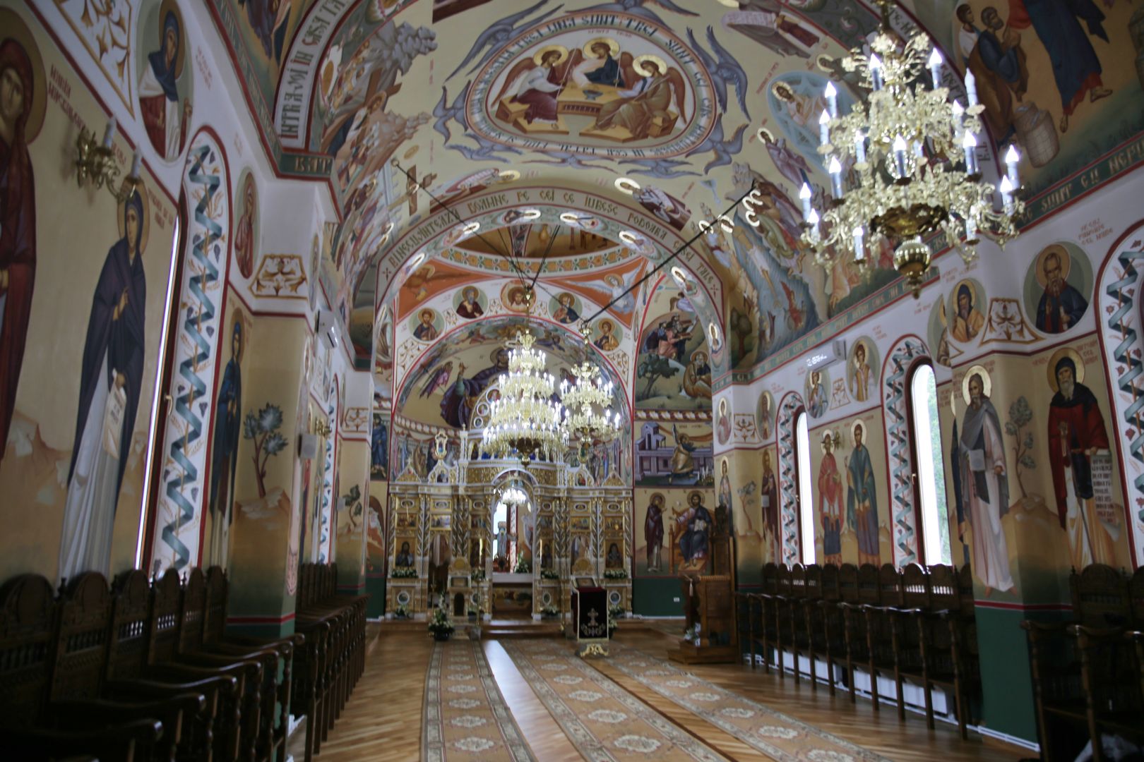 O biserică închinată Sfântului Nectarie Taumaturgul, sfințită de doi ierarhi la Tașca