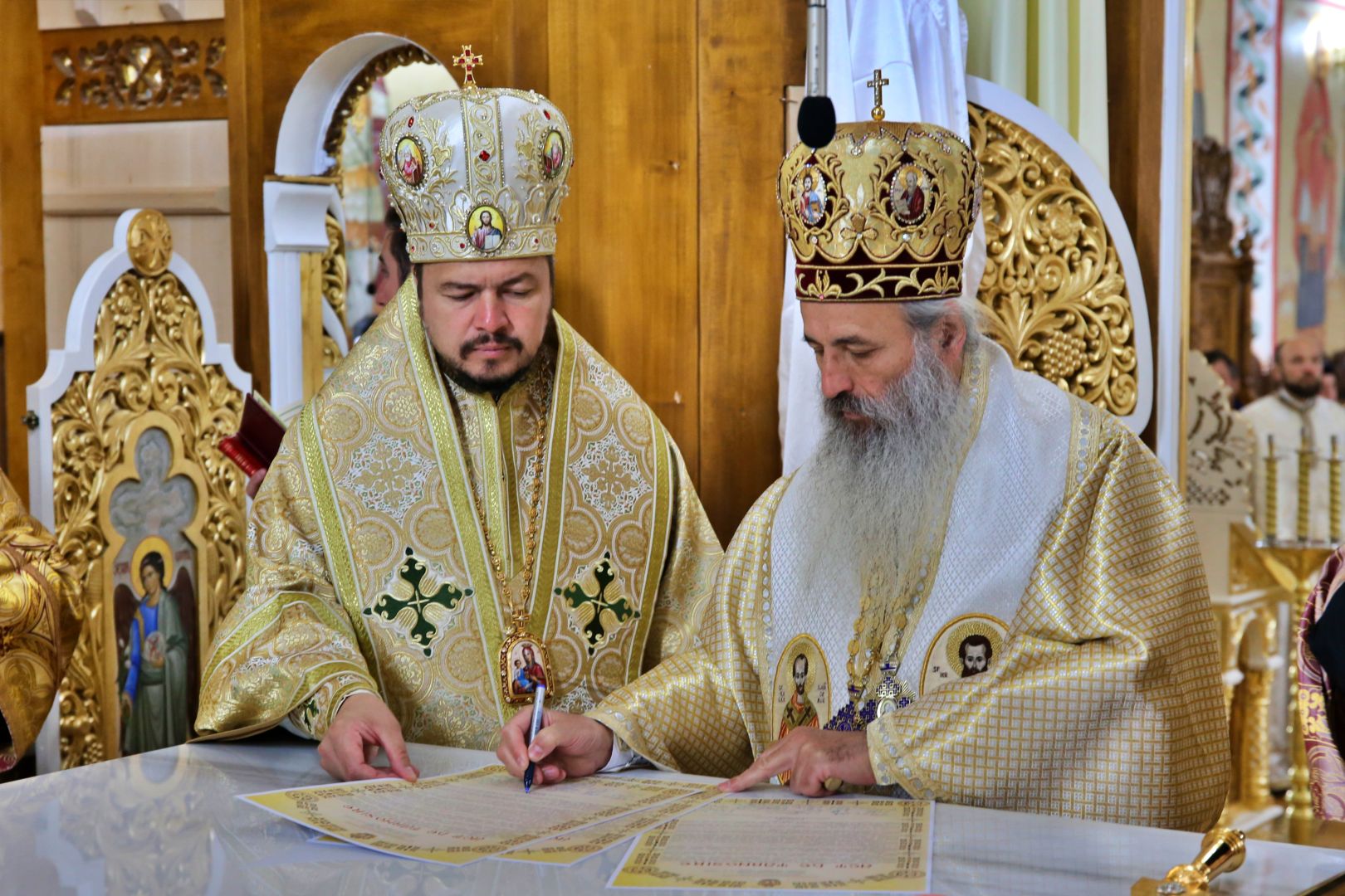 O biserică închinată Sfântului Nectarie Taumaturgul, sfințită de doi ierarhi la Tașca