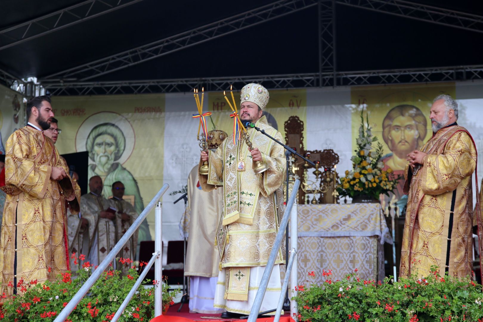 O biserică închinată Sfântului Nectarie Taumaturgul, sfințită de doi ierarhi la Tașca