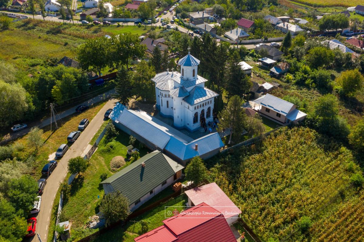 Biserica Parohiei Luțca, Protopopiatul Roman, a fost resfinţită