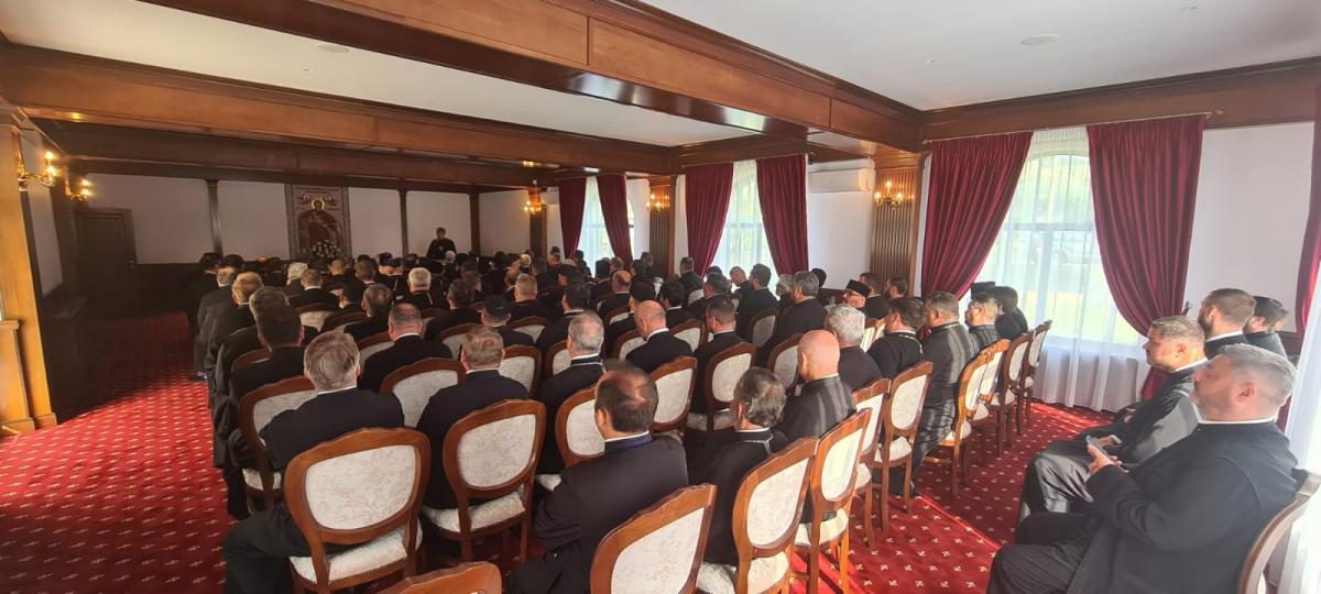 IPS Ioachim s-a întâlnit cu preoții Protoieriei Moinești