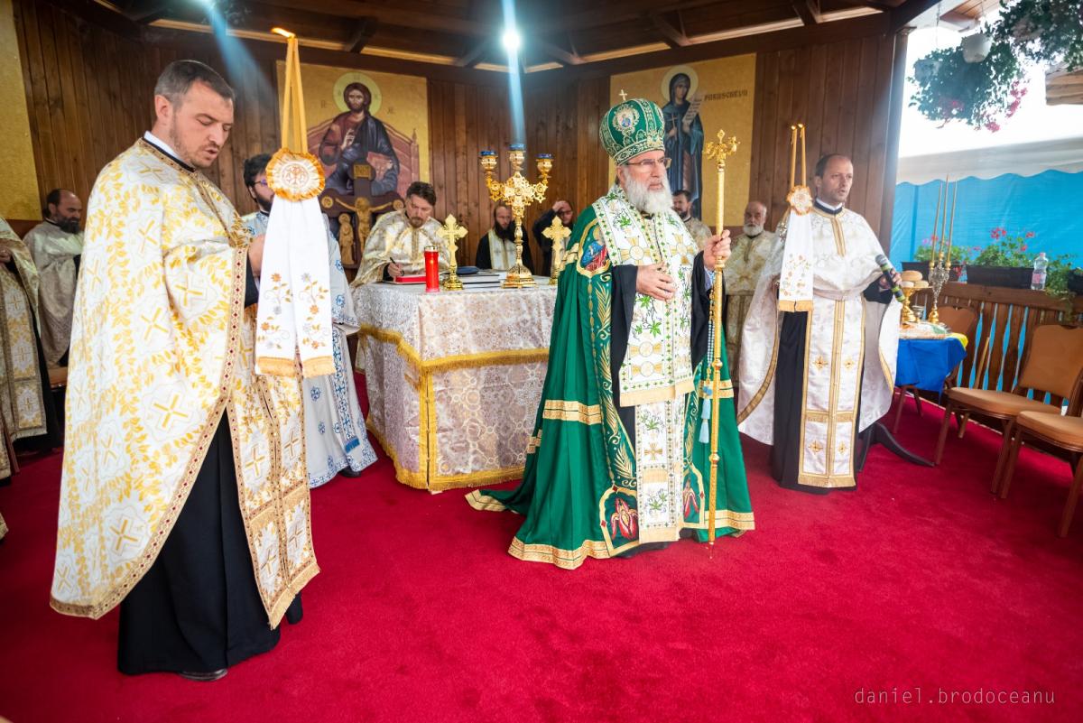 Procesiunea „Calea Crucii”, pe Dealul Muncelu, judeţul Neamţ