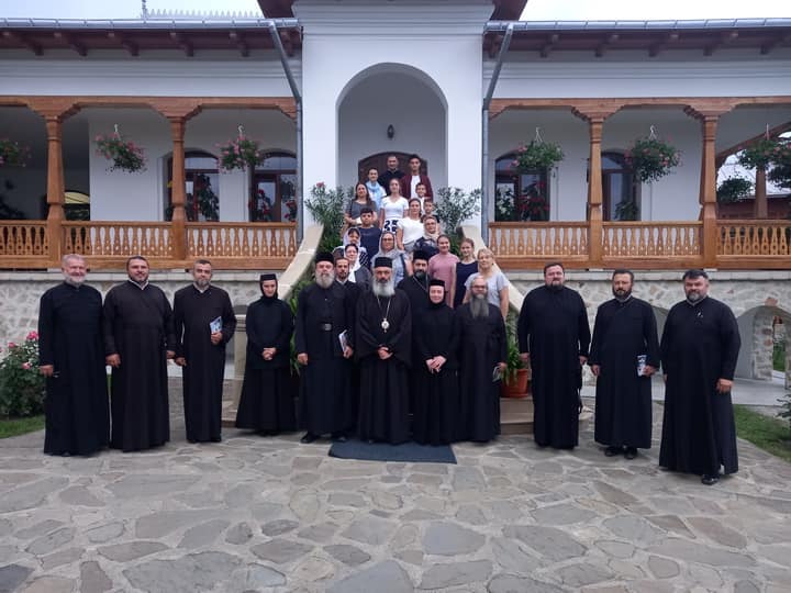Clerici din Episcopia de Bălţi, pelerini în Arhiepiscopia Iaşilor