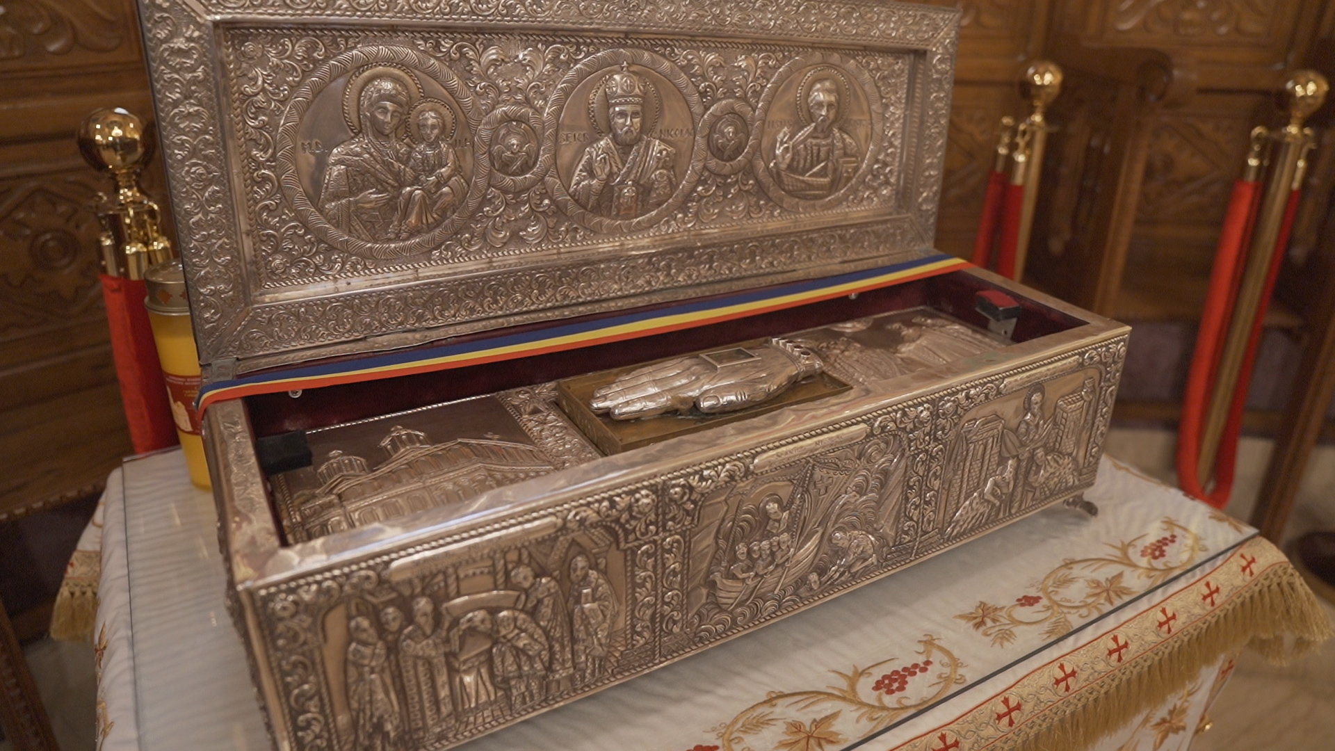 Foto: Constantin Comici Biserica „Sfântul Nicolae” din Hlipiceni, târnosită de opt ierarhi ai Bisericii noastre