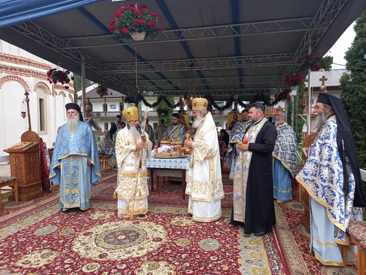 Pelerini din Episcopia de Bălți, la serbarea celui de-al doilea hram al Mănăstirii Secu