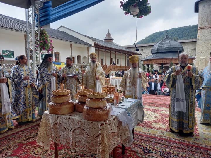 Pelerini din Episcopia de Bălți, la serbarea celui de-al doilea hram al Mănăstirii Secu