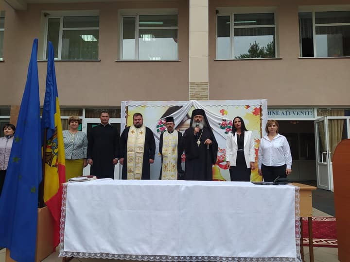 Liceul „Mihai Eminescu” din Fălești, sfințit de către PS Antonie