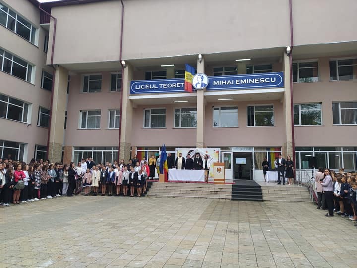 Liceul „Mihai Eminescu” din Fălești, sfințit de către PS Antonie