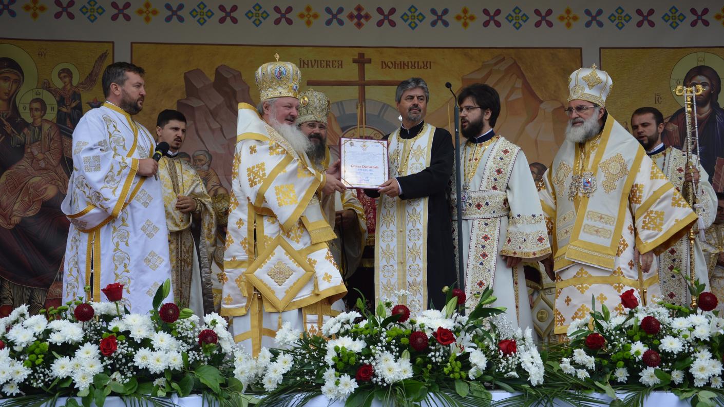Cinci ierarhi au sfințit noul sediu administrativ al Protoieriei Moinești