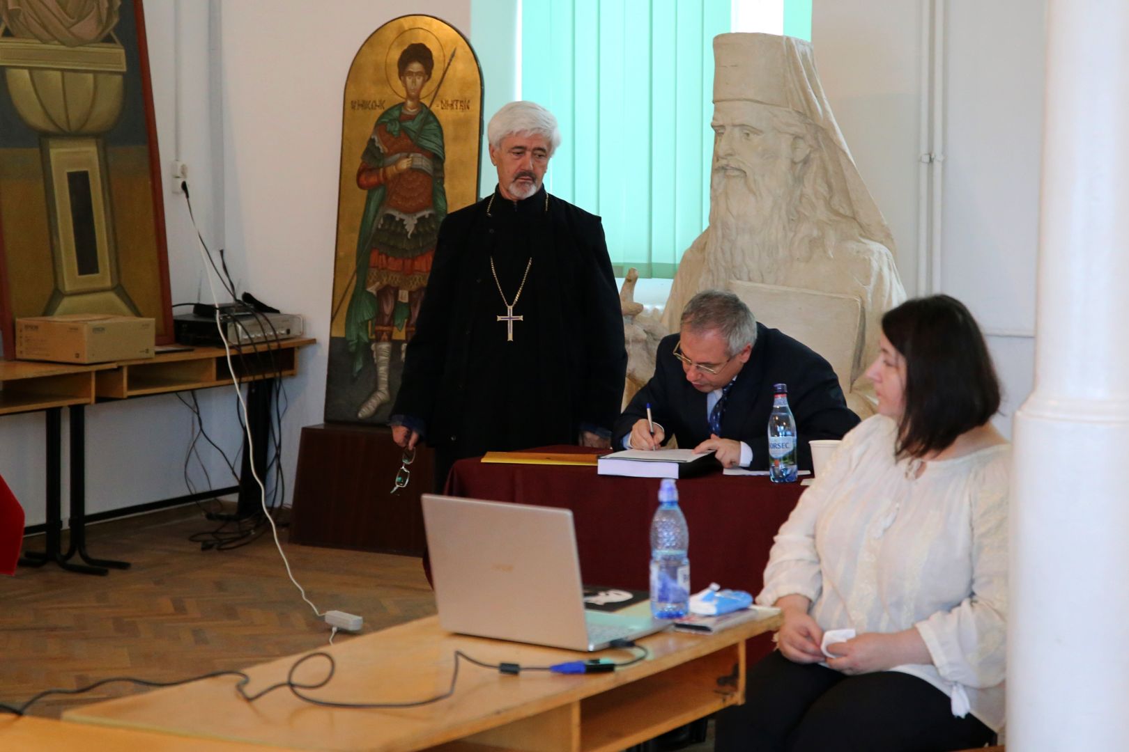 Foto: Flavius Popa Noi doctori la Facultatea de Teologie Ortodoxă din Iași: S-au susținut patru teze de doctorat din domeniile Teologie Sistematică și Teologie Istorică