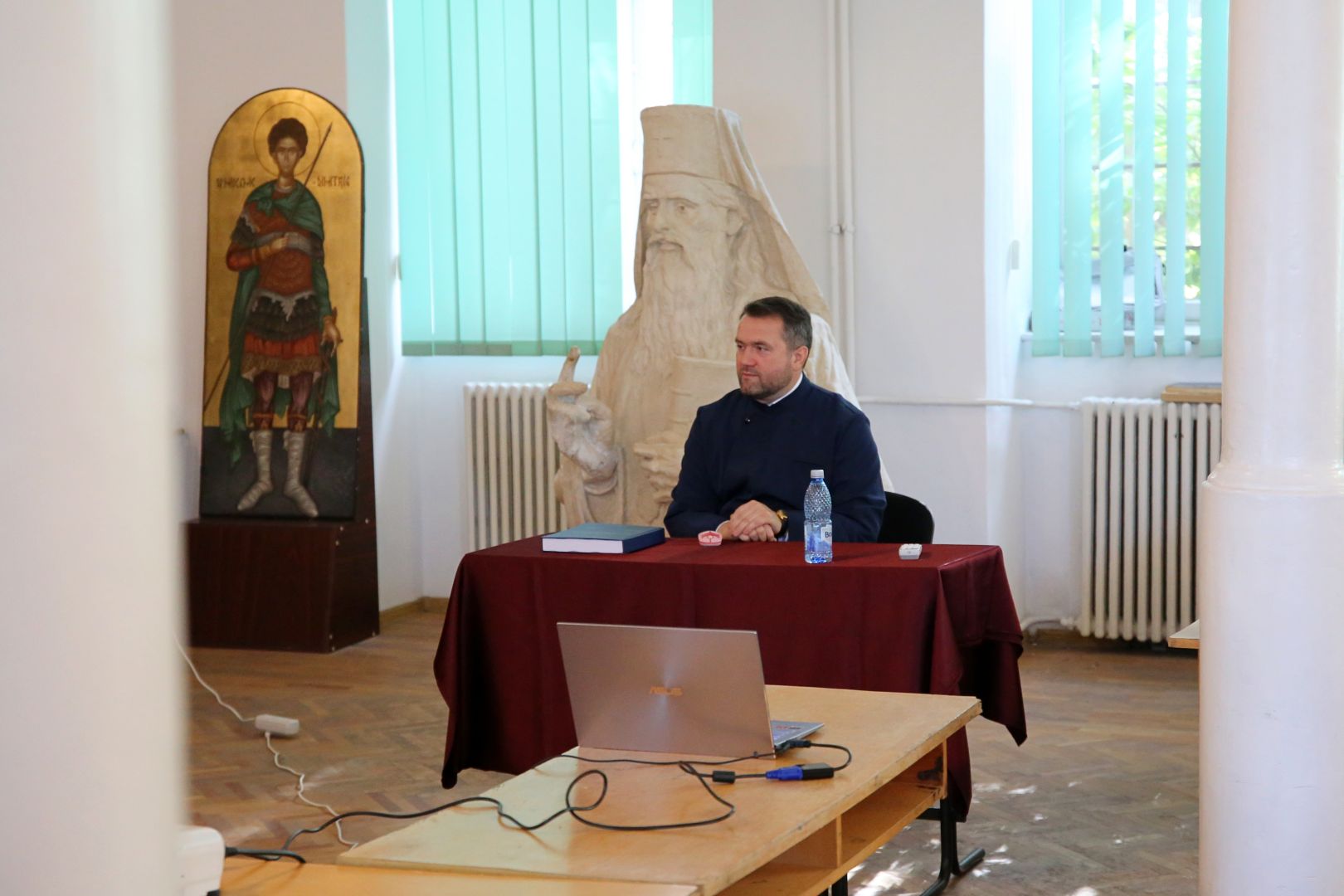 pr. dr. Cristin Ioan Loghin / Foto: Flavius Popa Noi doctori la Facultatea de Teologie Ortodoxă din Iași: S-au susținut patru teze de doctorat din domeniile Teologie Sistematică și Teologie Istorică