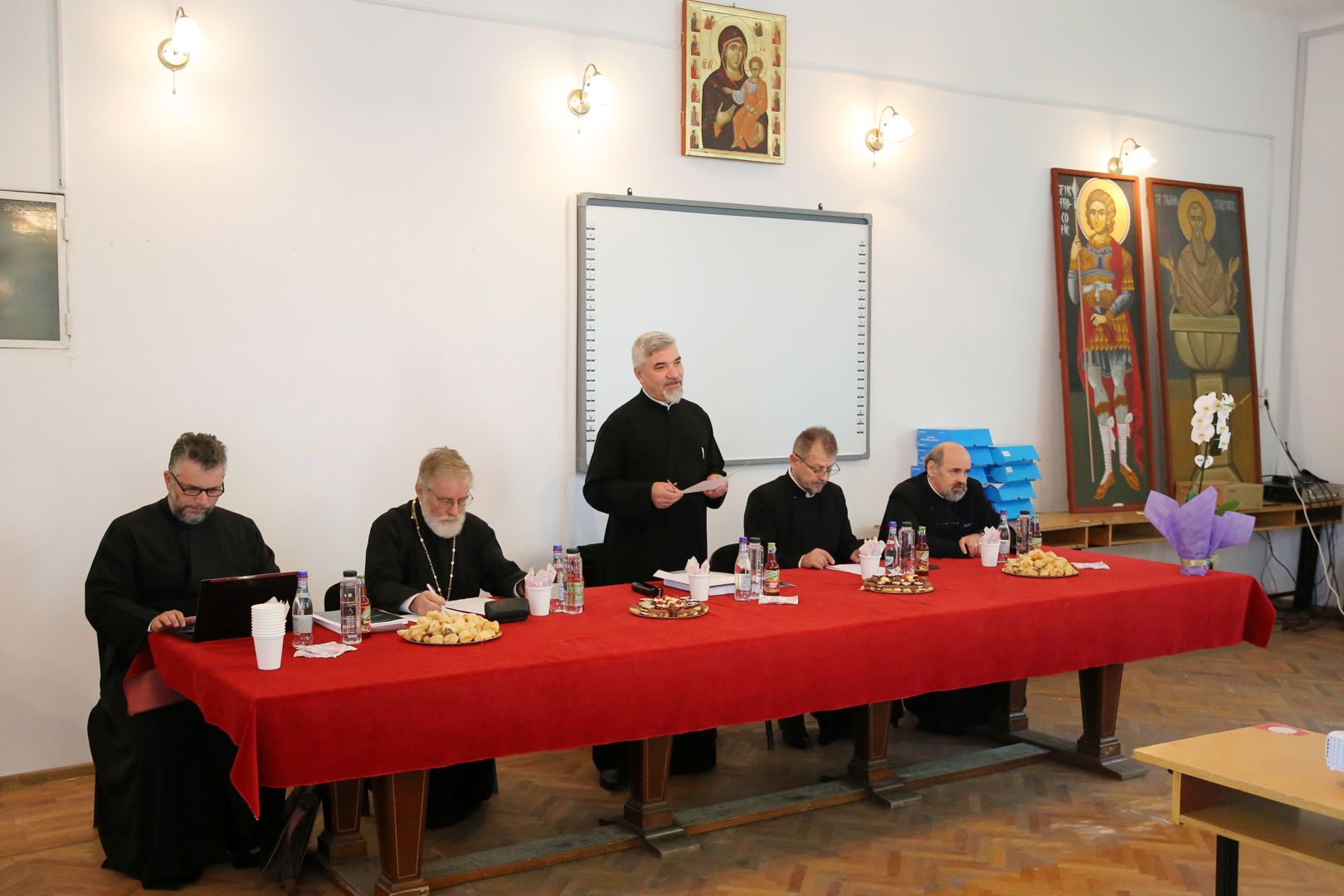 Foto: Flavius Popa Noi doctori la Facultatea de Teologie Ortodoxă din Iași: S-au susținut patru teze de doctorat din domeniile Teologie Sistematică și Teologie Istorică