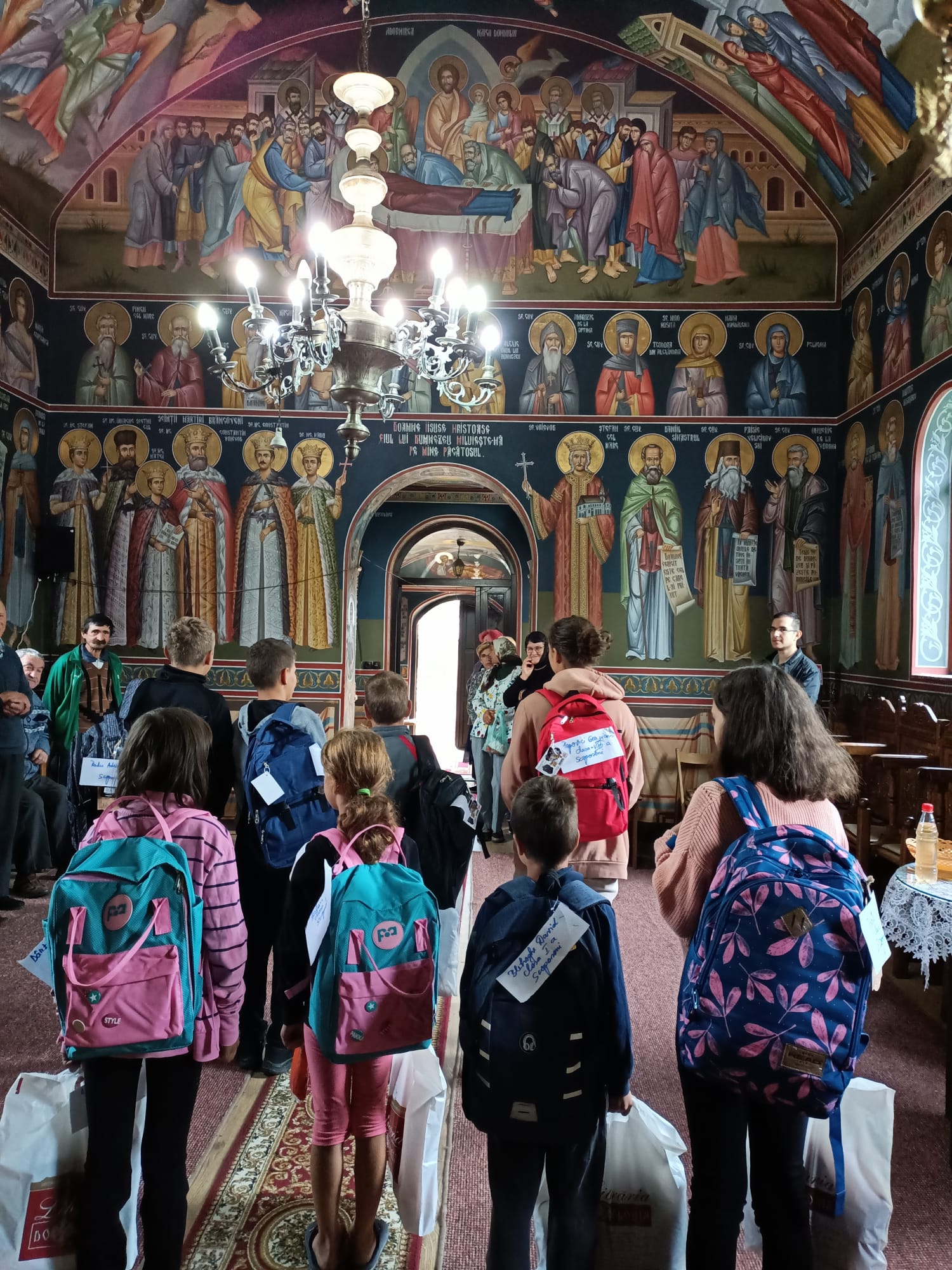 Campania „Ghiozdănelul tău – bucuria mea” a ajuns la final