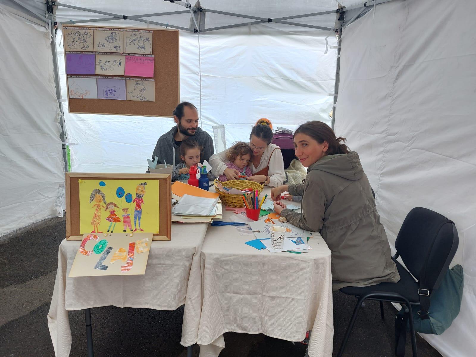 Copii și părinți fericiți la cea de-a doua ediție a Festivalului Familiei