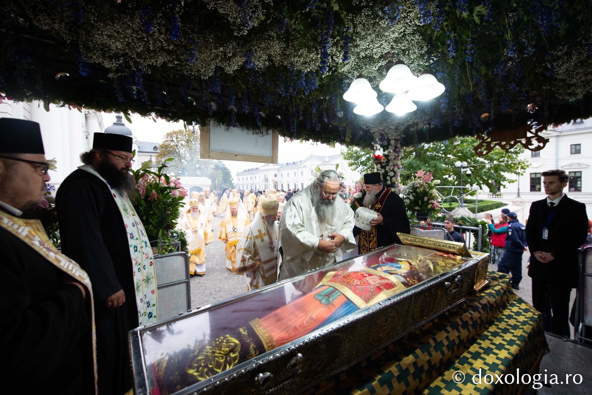 Hram 2022: 35000 de credincioși s-au rugat într-un glas la Iași, de ziua Sfintei Cuvioase Parascheva