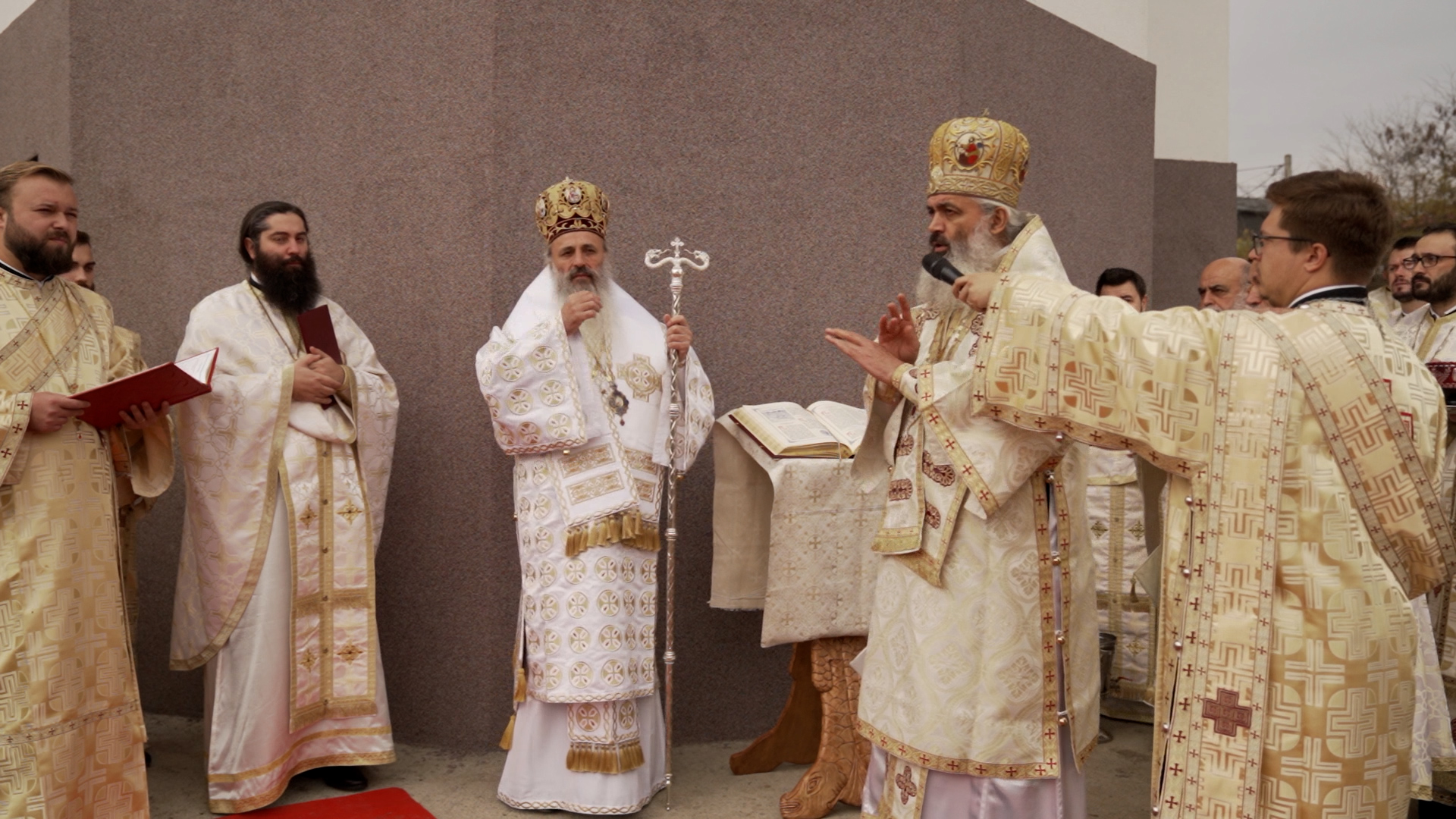 Sfințirea bisericii Parohiei Vânători din județul Iași